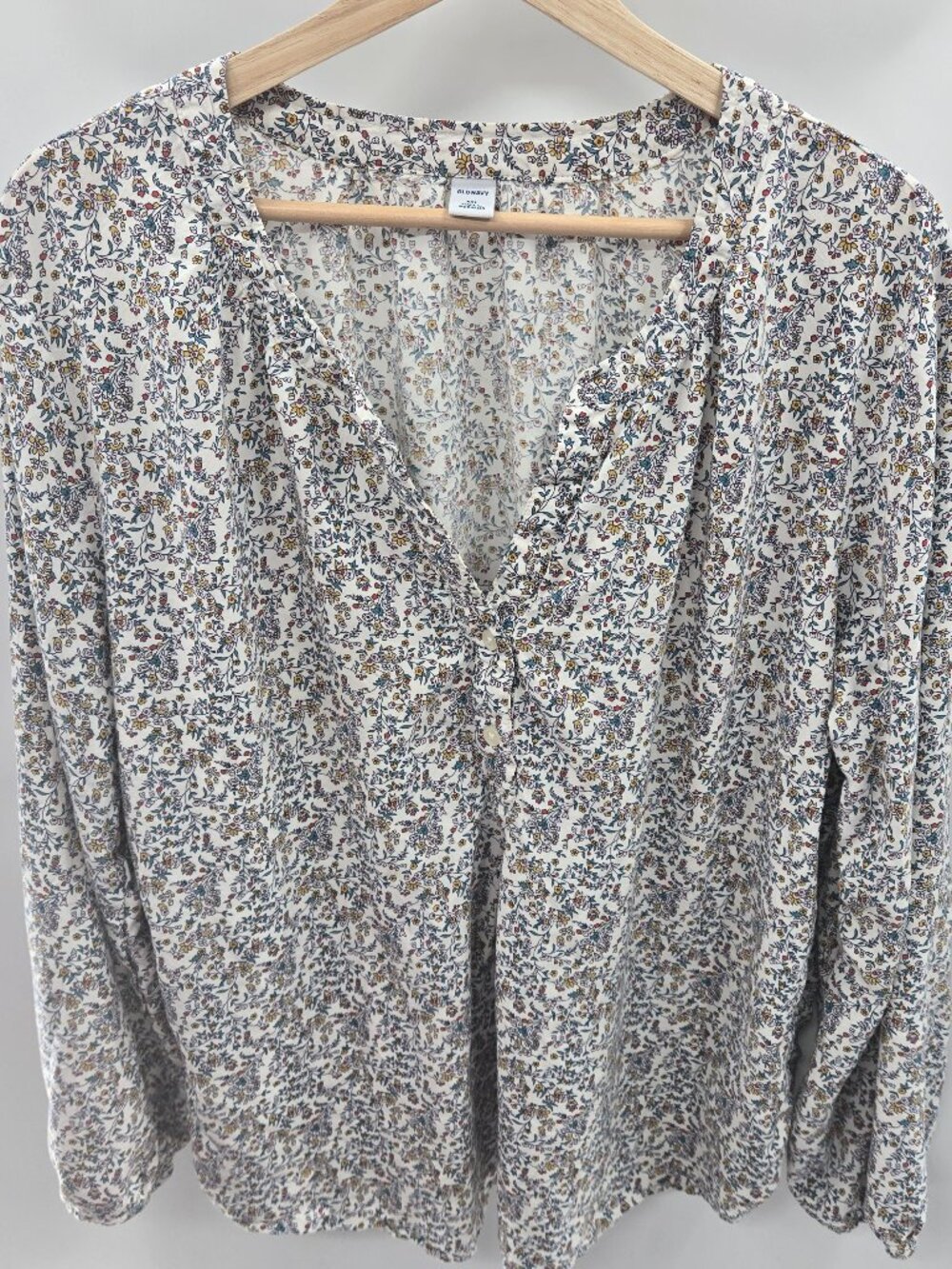 Old Navy White Floral Henley V-Neck Long Sleeved Rayon Blouse XXL - Picture 1 of 9
